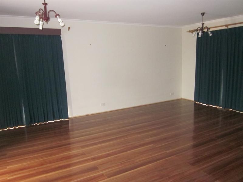 141 Glen Eagles Drive, Endeavour Hills VIC 3802