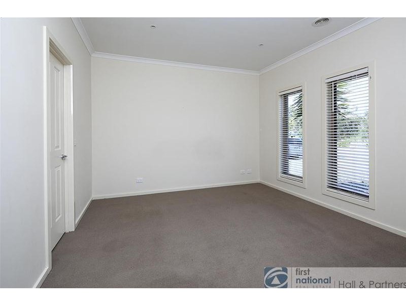 18 Darwin Way, Pakenham VIC 3810