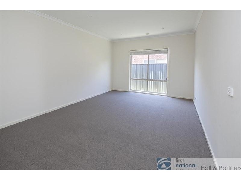 18 Darwin Way, Pakenham VIC 3810