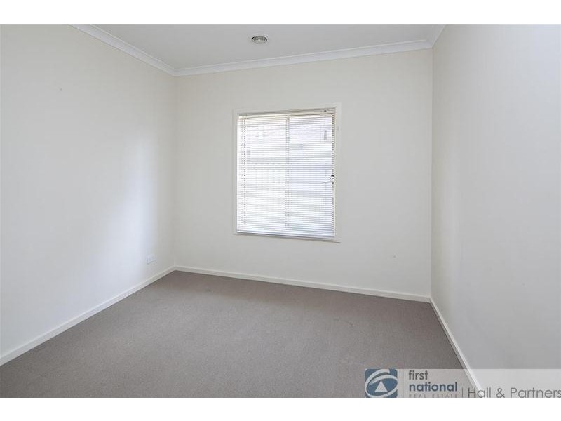 18 Darwin Way, Pakenham VIC 3810