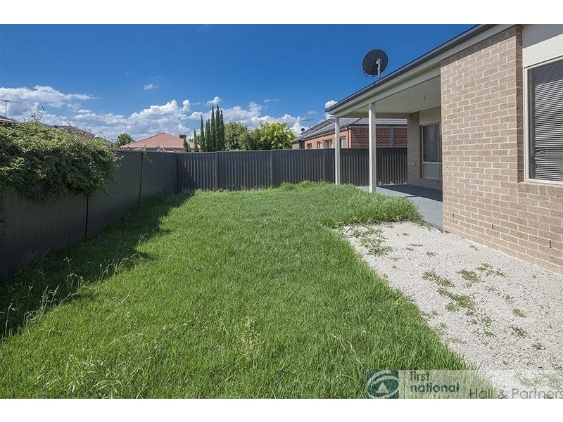 18 Darwin Way, Pakenham VIC 3810