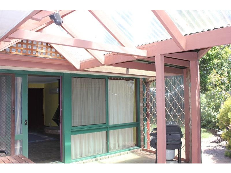 5 Whitestone Court, Endeavour Hills VIC 3802