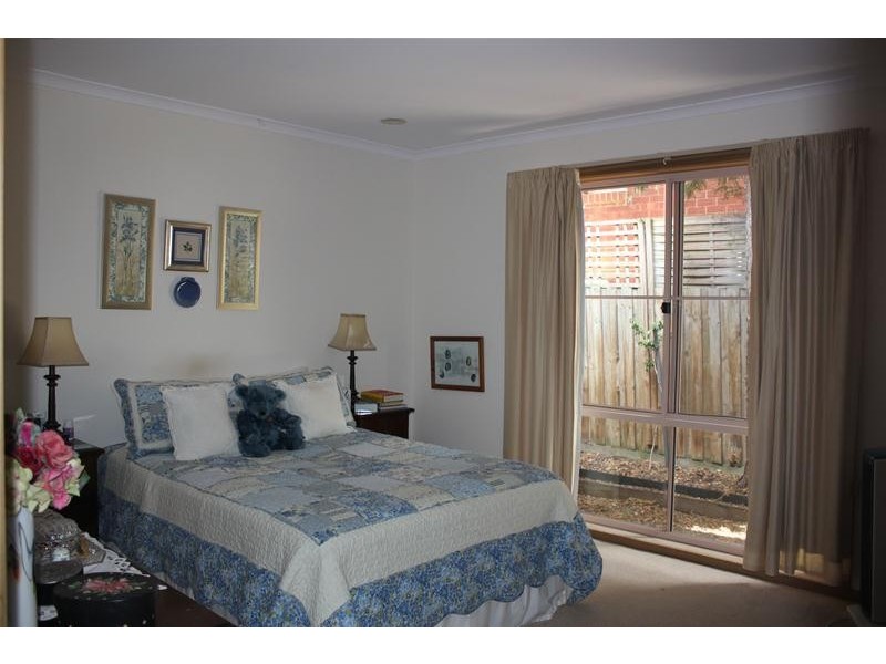 10 Maryrose Crescent, Endeavour Hills VIC 3802