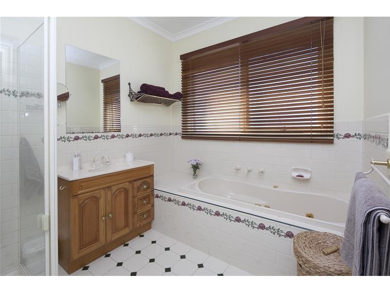 1 Glamis Court, Endeavour Hills VIC 3802