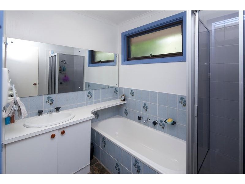 33 Aldridge Street, Endeavour Hills VIC 3802