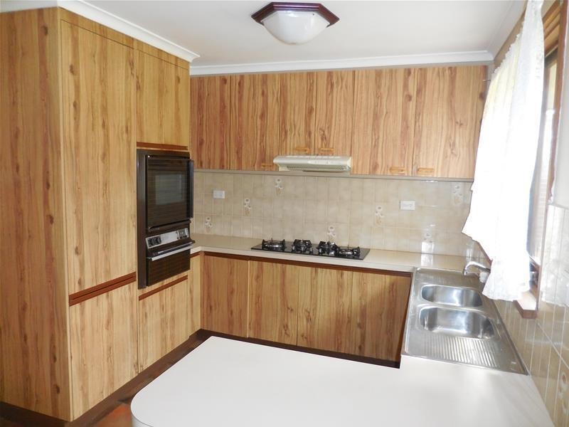 35 Gleneagles Drive, Endeavour Hills VIC 3802