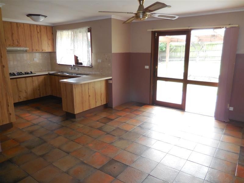 35 Gleneagles Drive, Endeavour Hills VIC 3802