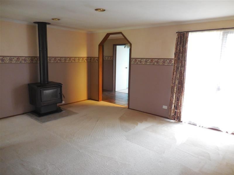 35 Gleneagles Drive, Endeavour Hills VIC 3802