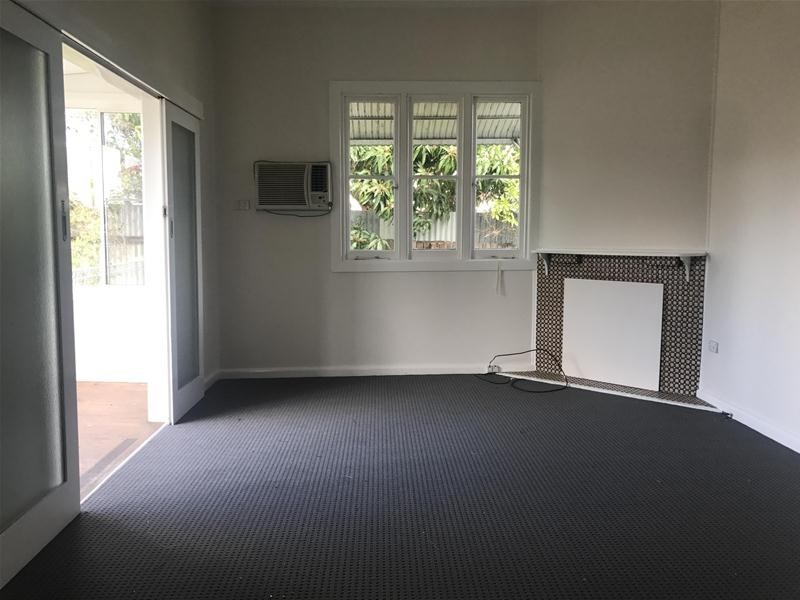 4 Frances Street, Taree NSW 2430