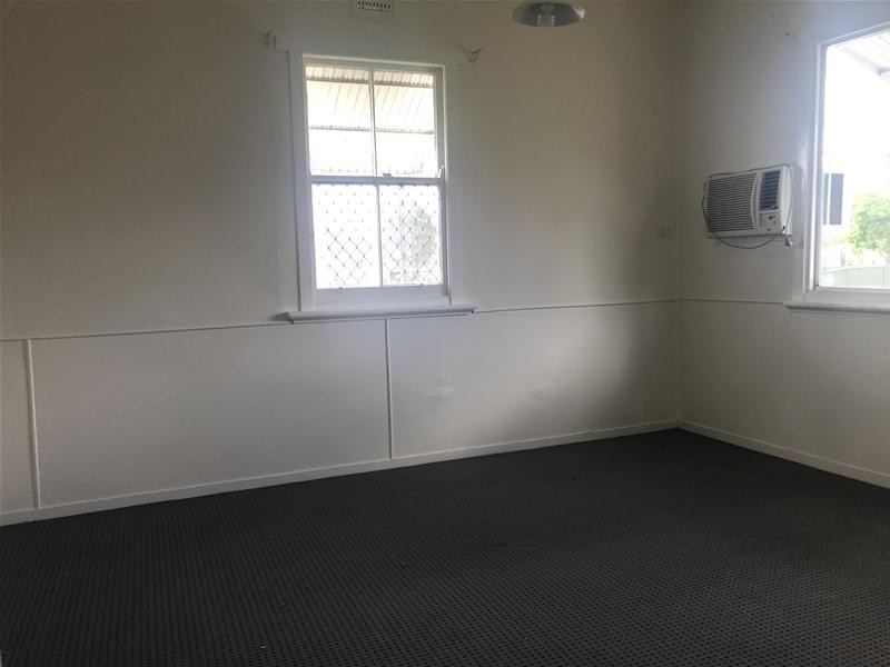 4 Frances Street, Taree NSW 2430