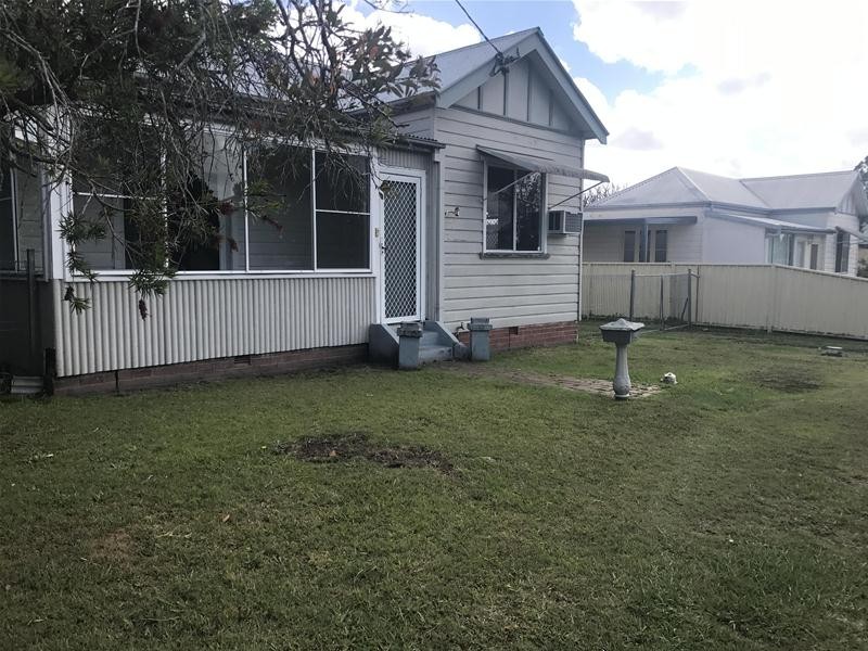 4 Frances Street, Taree NSW 2430