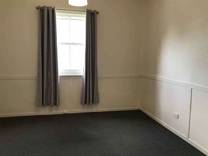 4 Frances Street, Taree NSW 2430