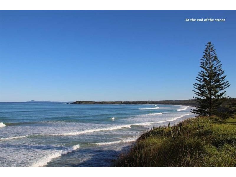 17 Beach Street, Wallabi Point NSW 2430