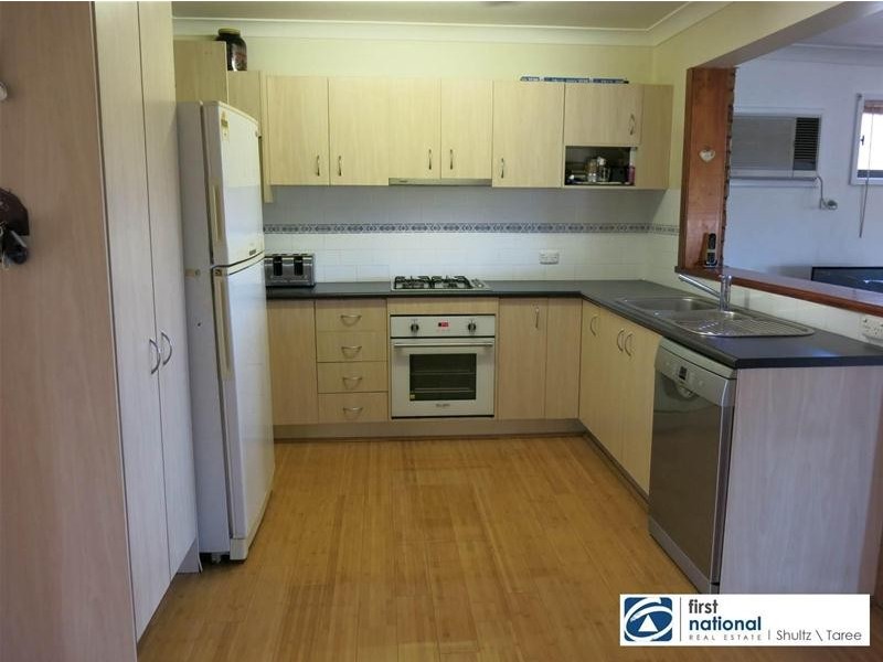 24 Bangalow Place, Taree NSW 2430