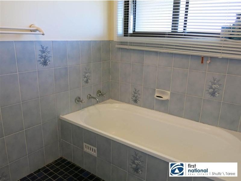 24 Bangalow Place, Taree NSW 2430