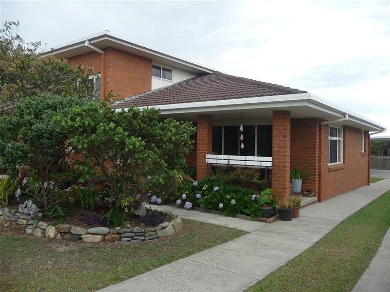 17 Beach Street, Wallabi Point NSW 2430