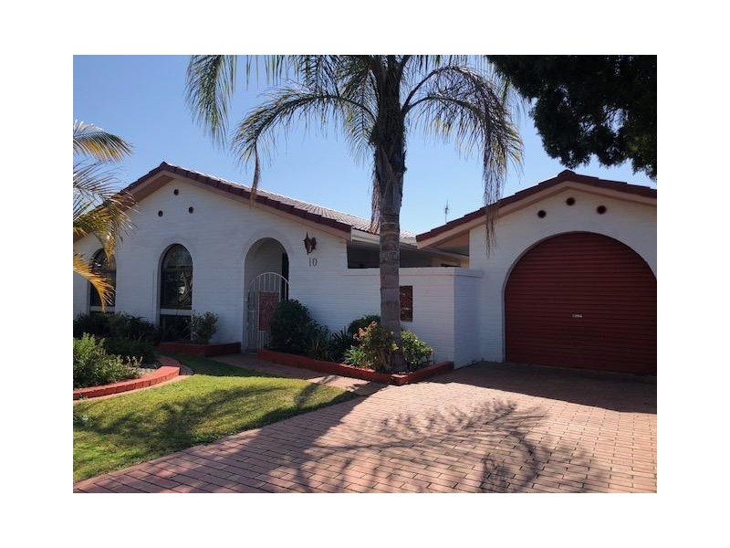 10 Battinga Close, Taree NSW 2430