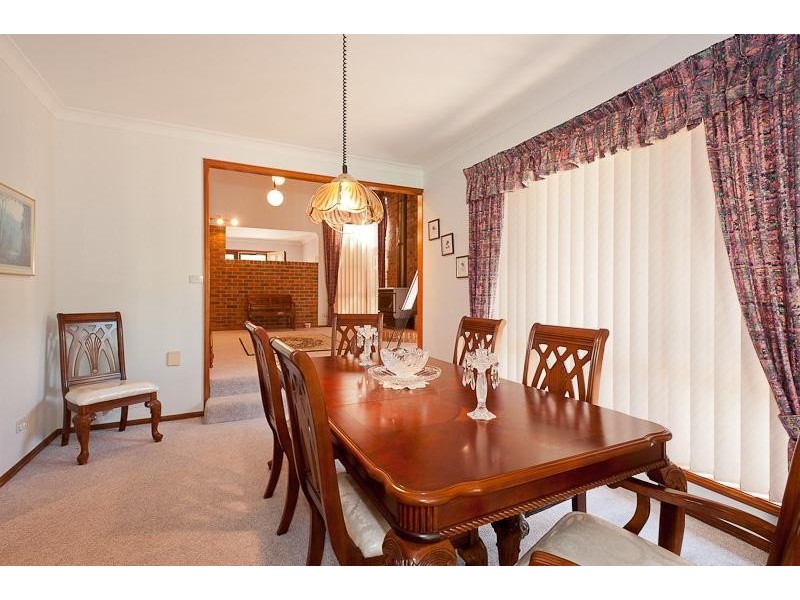 8 Ochiltree Place, Taree NSW 2430