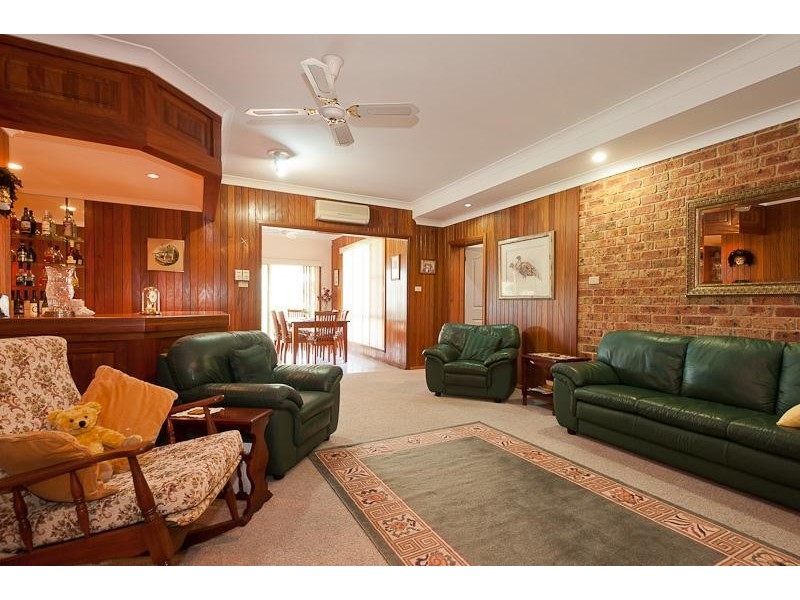 8 Ochiltree Place, Taree NSW 2430