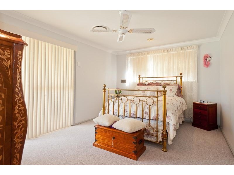 8 Ochiltree Place, Taree NSW 2430