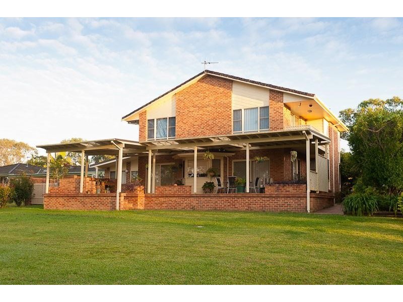 8 Ochiltree Place, Taree NSW 2430