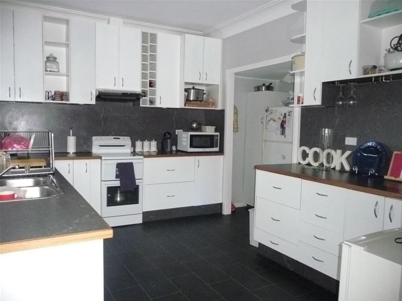 22 Edinburgh Drive, Taree NSW 2430