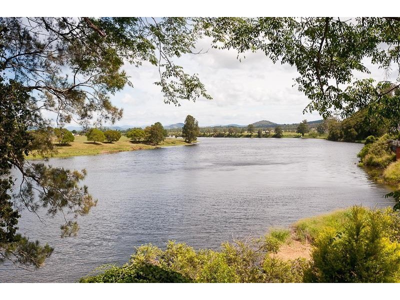 52 Bayview Crescent, Taree NSW 2430