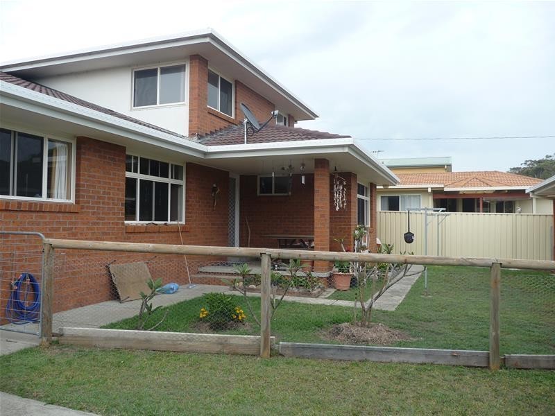 17 Beach Street, Wallabi Point NSW 2430