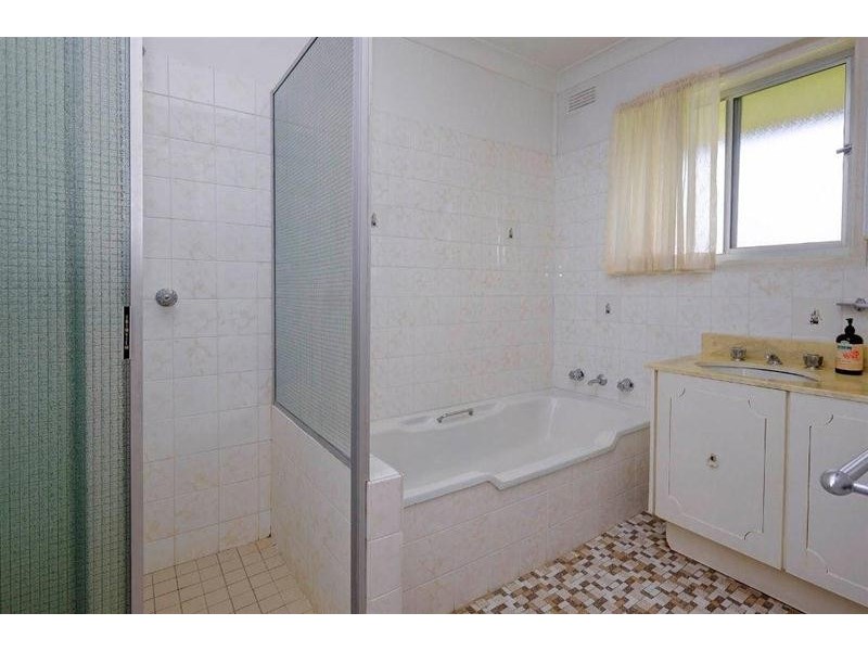 24 West End Avenue, Taree NSW 2430