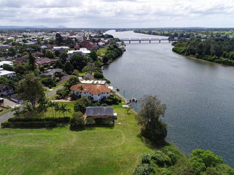 24 West End Avenue, Taree NSW 2430