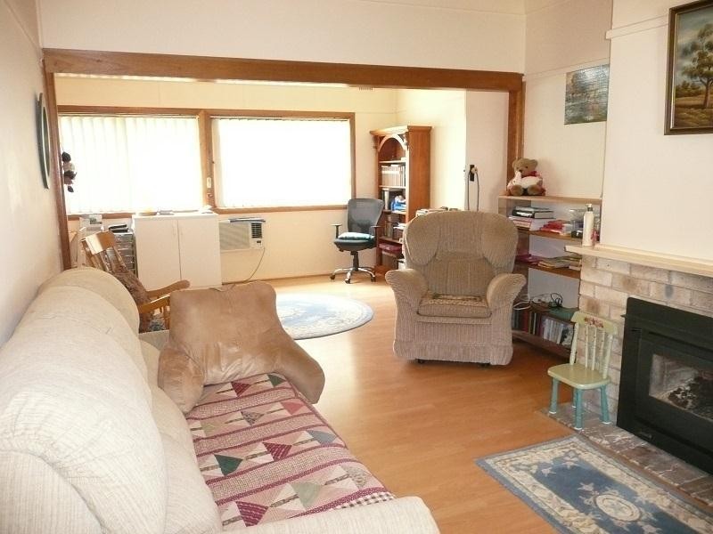 4 Robertson Street, Taree NSW 2430