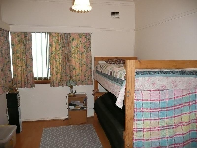 4 Robertson Street, Taree NSW 2430