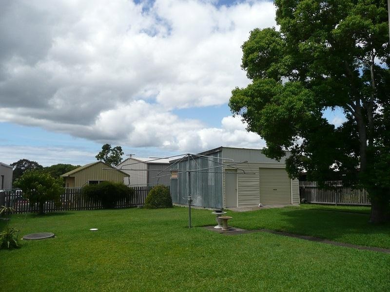 4 Robertson Street, Taree NSW 2430