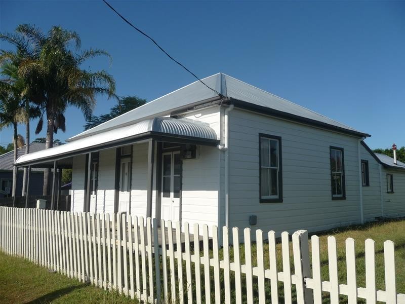 4 Commerce Street, Taree NSW 2430