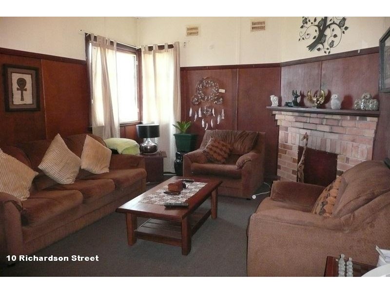 8 & 10 Richardson Street, Taree NSW 2430