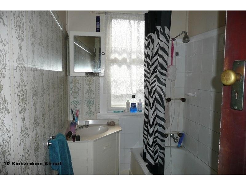 8 & 10 Richardson Street, Taree NSW 2430