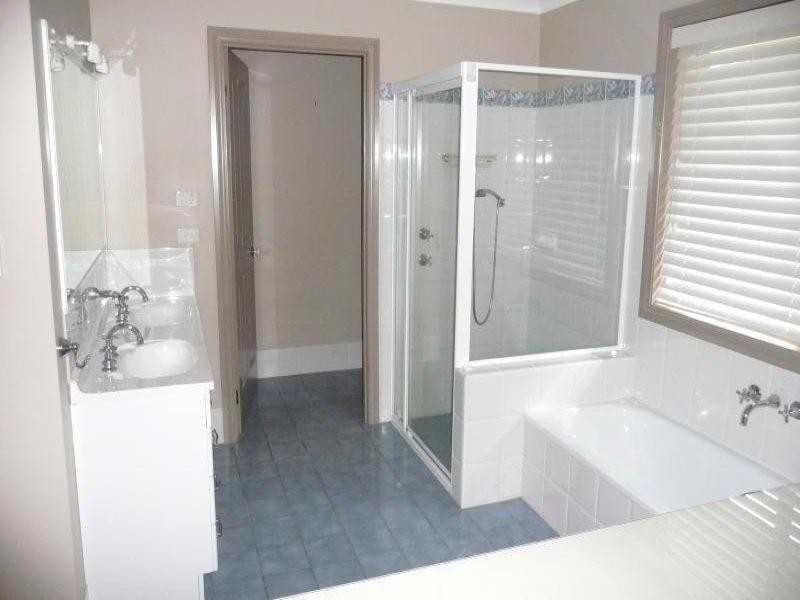 147 Edinburgh Drive, Taree NSW 2430