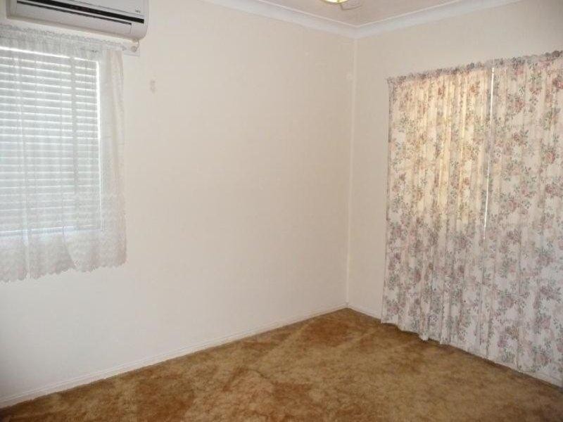 8 Commerce Street, Taree NSW 2430