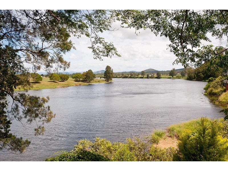 52 Bayview Crescent, Taree NSW 2430