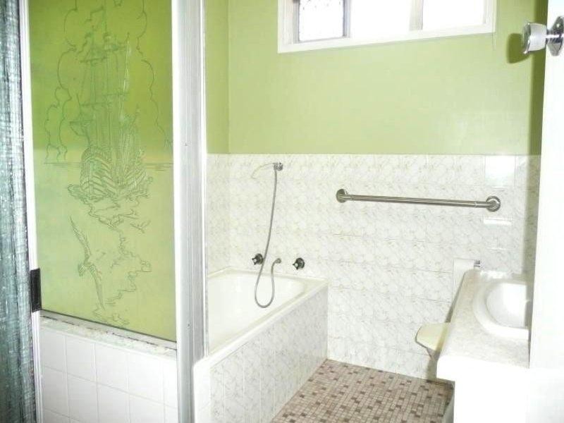 8a Commerce Street, Taree NSW 2430