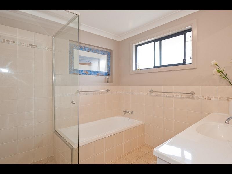 6 Christina Close, Taree NSW 2430