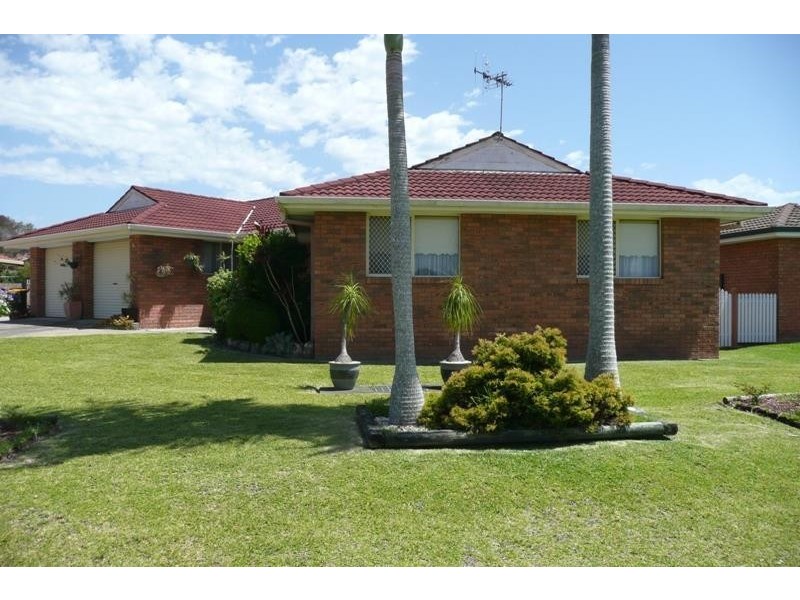 2/9 Bushland Drive, Taree NSW 2430