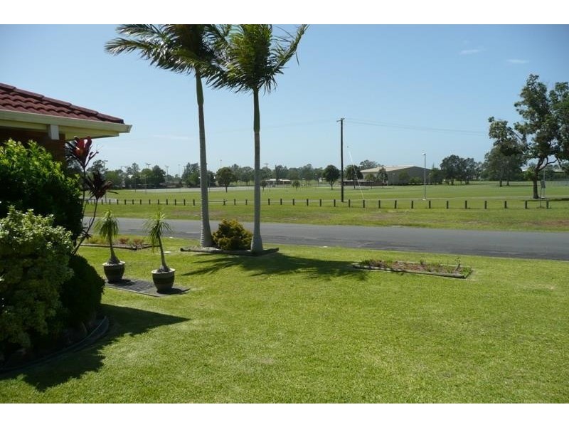 2/9 Bushland Drive, Taree NSW 2430