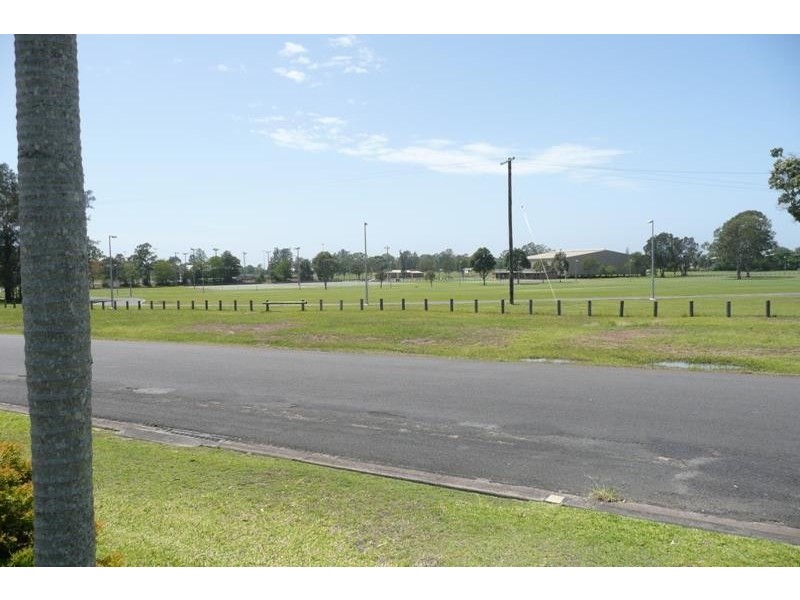 2/9 Bushland Drive, Taree NSW 2430