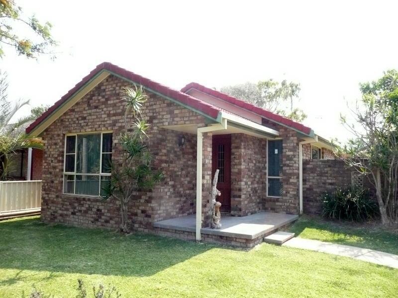 9 Oceanic Place, Old Bar NSW 2430