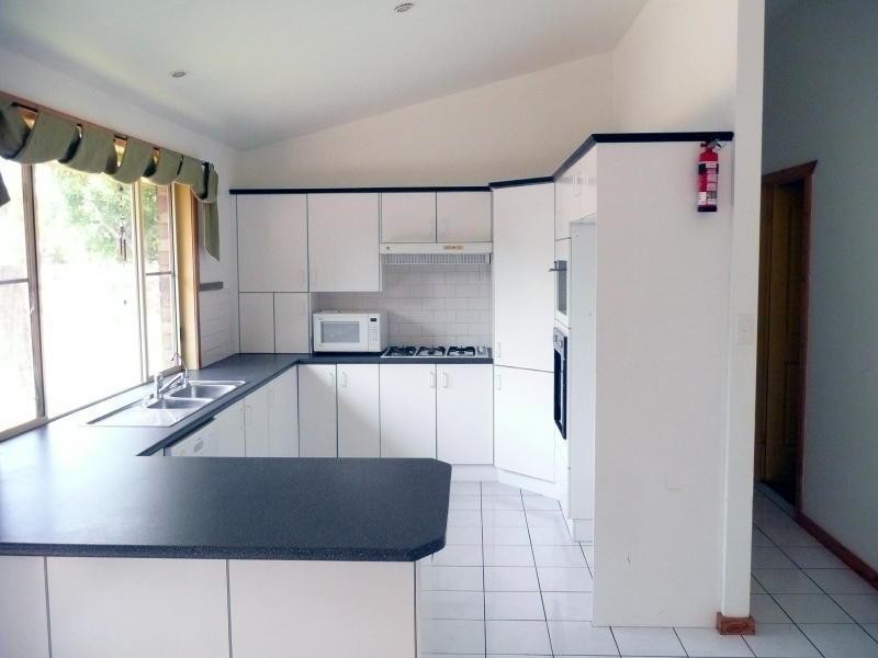 9 Oceanic Place, Old Bar NSW 2430