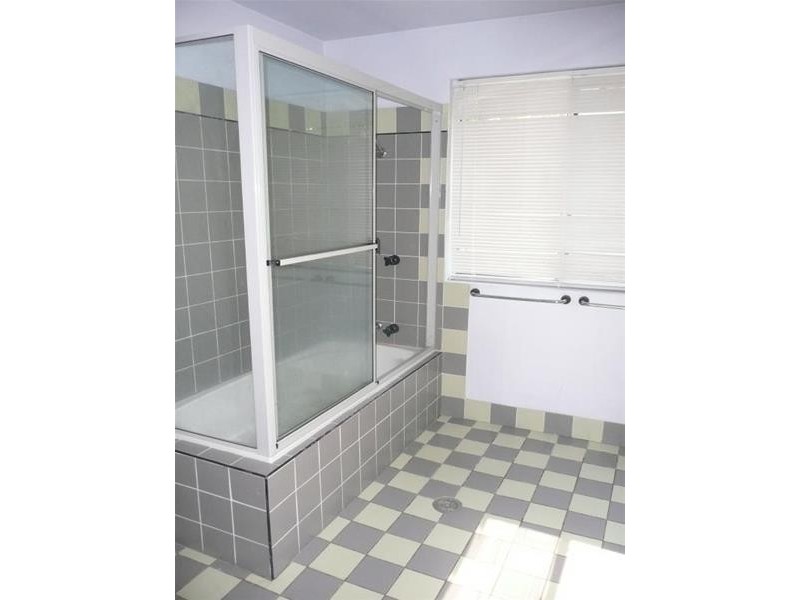 9 Oceanic Place, Old Bar NSW 2430