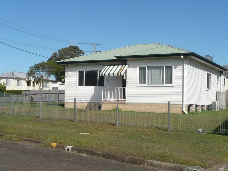 14 Golf Avenue, Taree NSW 2430