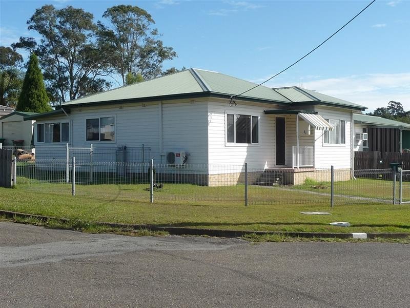 14 Golf Avenue, Taree NSW 2430