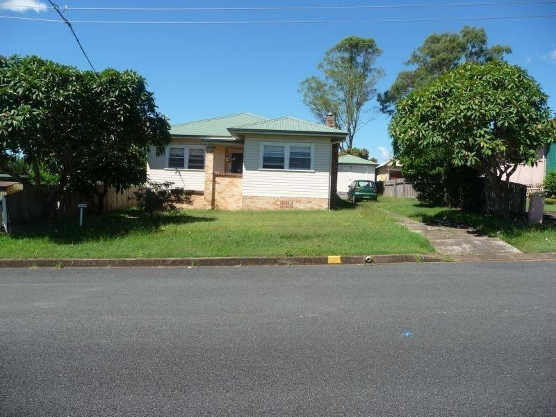 2 Campbell Street, Taree NSW 2430